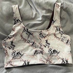 Fabletics Harlyn MIDI Medium Impact Sports Bra